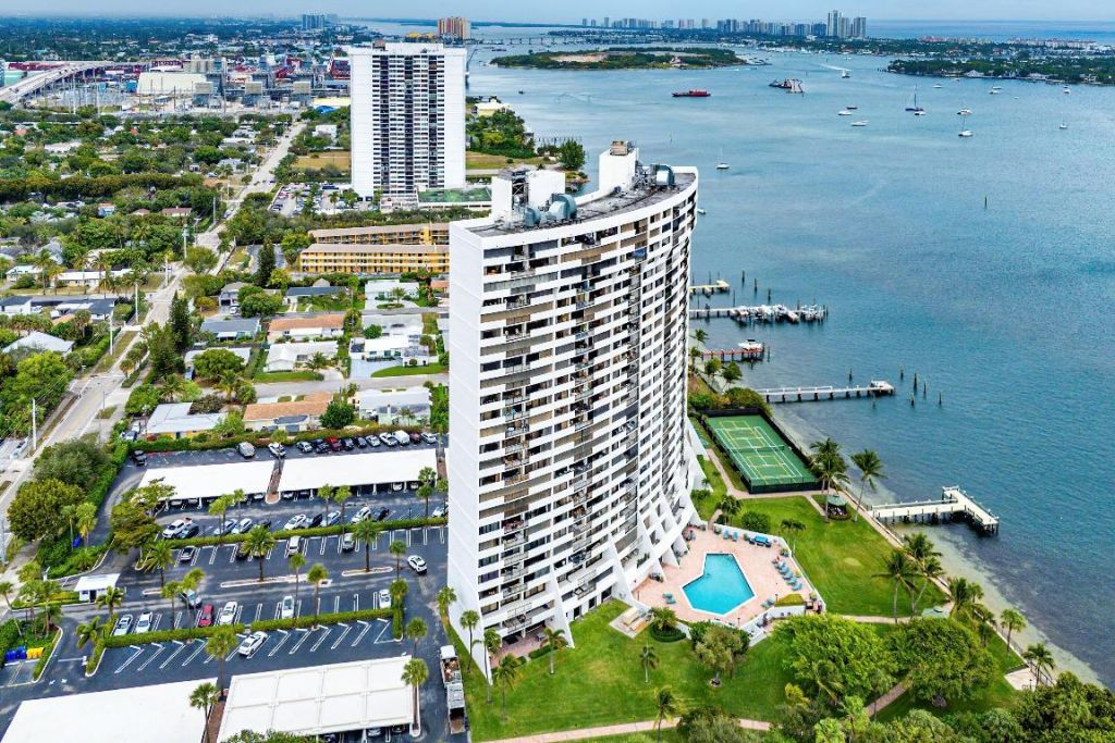 5200 N Flagler Drive, Unit 1502, West Palm Beach, FL 33407 Photo