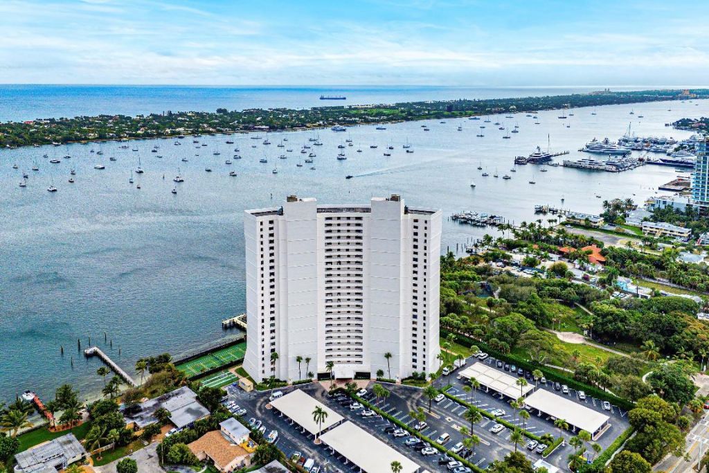 5200 N Flagler Drive, Unit 1502, West Palm Beach, FL 33407 Photo