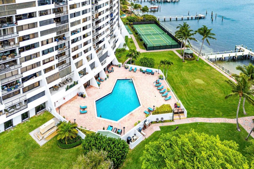 5200 N Flagler Drive, Unit 1502, West Palm Beach, FL 33407 Photo