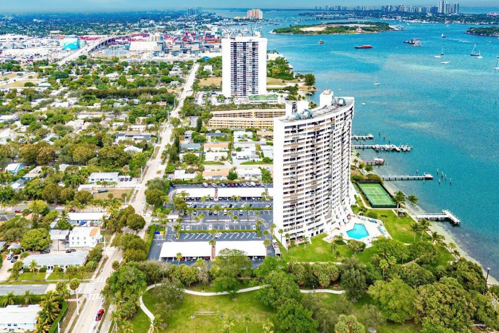 5200 N Flagler Drive, Unit 1502, West Palm Beach, FL 33407 Photo