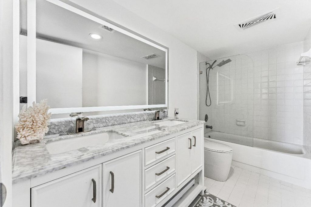 5200 N Flagler Drive, Unit 1502, West Palm Beach, FL 33407 Photo