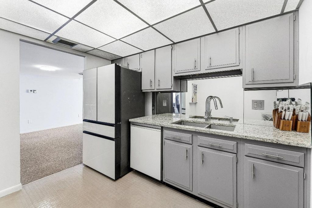 5200 N Flagler Drive, Unit 1502, West Palm Beach, FL 33407 Photo