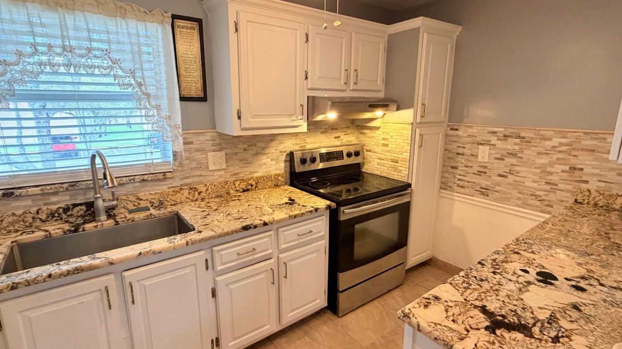 320 Lake Dora Drive, Unit 320, West Palm Beach, FL 33411 Photo