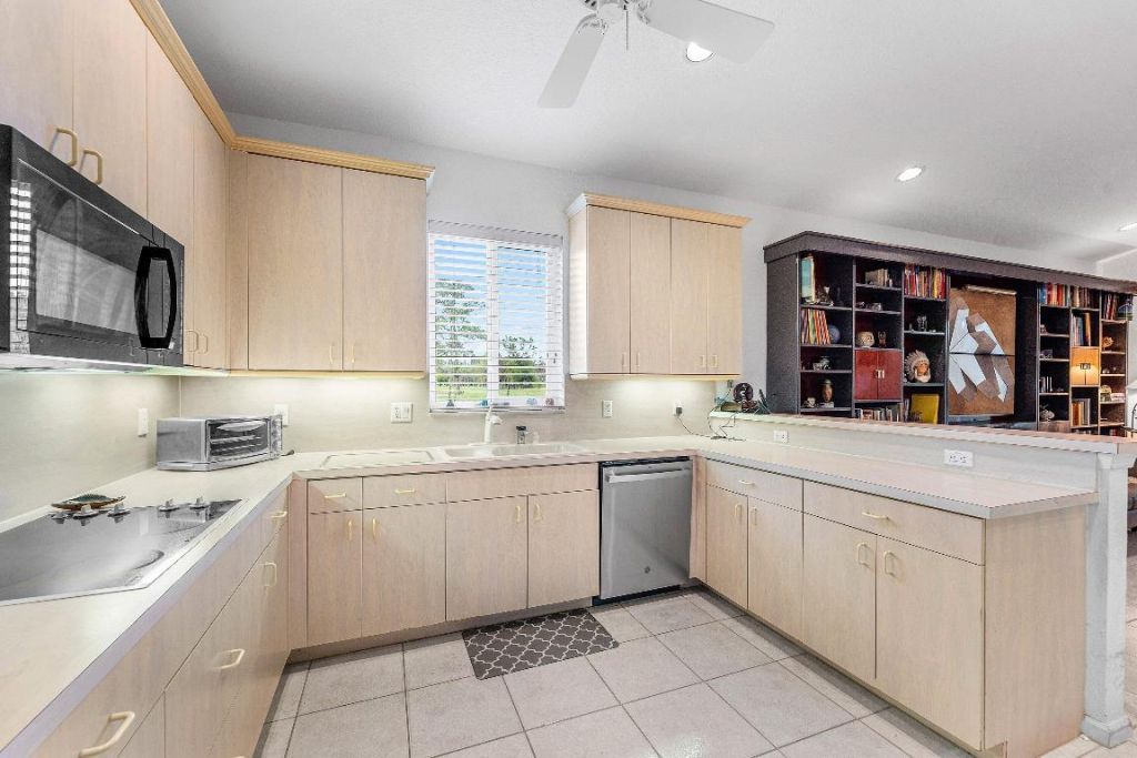 7707 NW 79th Street, Tamarac, FL 33321 Photo