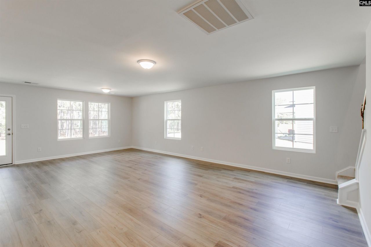 1115 Nazareth Road Photo 8