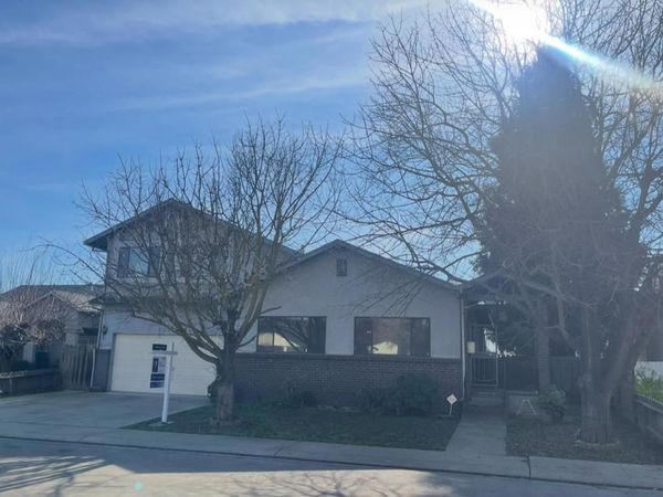 1016 Lombardy Drive, Modesto, CA 95351
