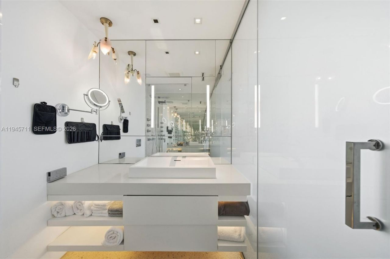 1000 S Pointe Dr, Unit 1606, Miami Beach, FL 33139 Photo