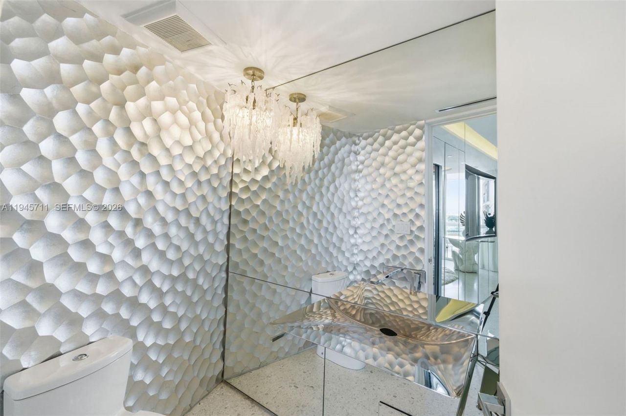 1000 S Pointe Dr, Unit 1606, Miami Beach, FL 33139 Photo