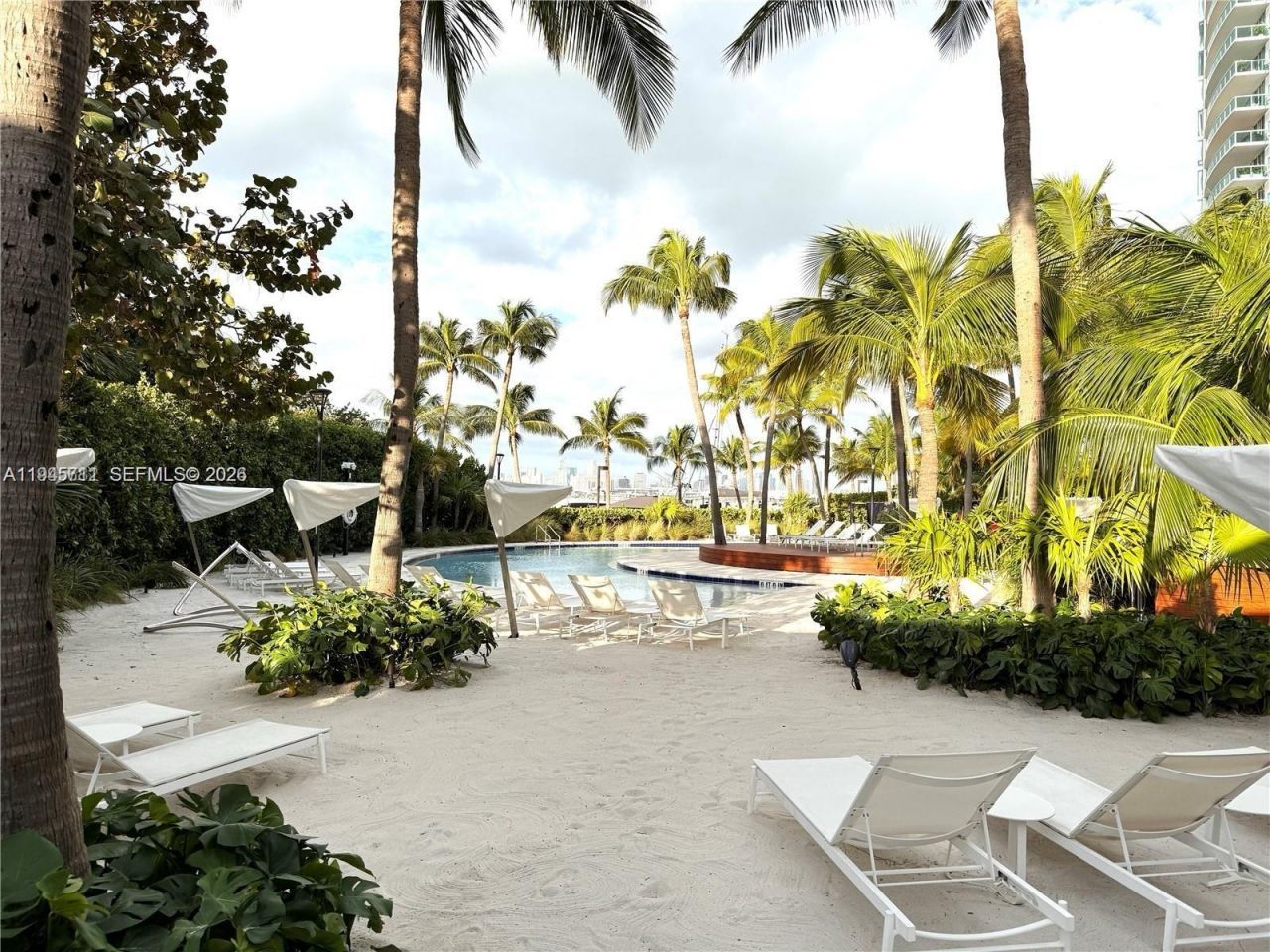 1000 S Pointe Dr, Unit 1606, Miami Beach, FL 33139 Photo