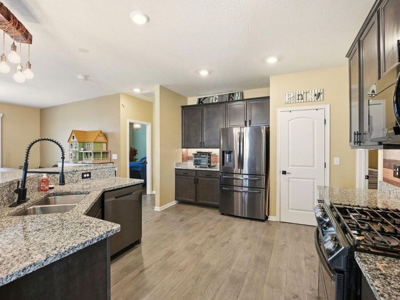 413 Halton Drive, Pataskala, OH 43062 Photo 9