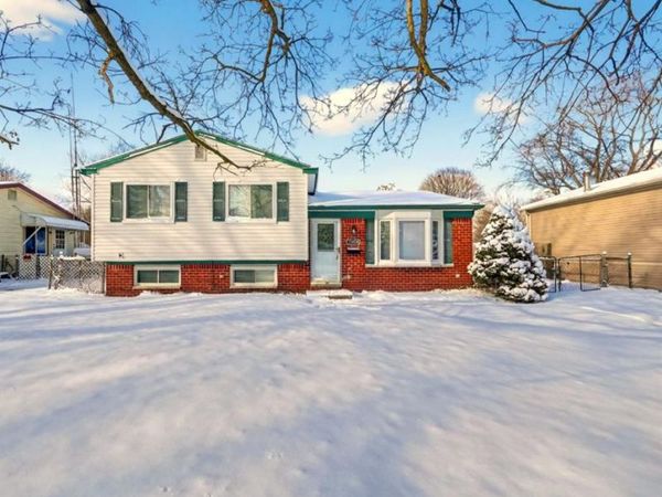15654 Isabelle Street, Romulus, MI 48174