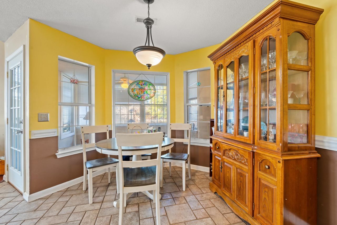 539 Drake Ln. Photo 9