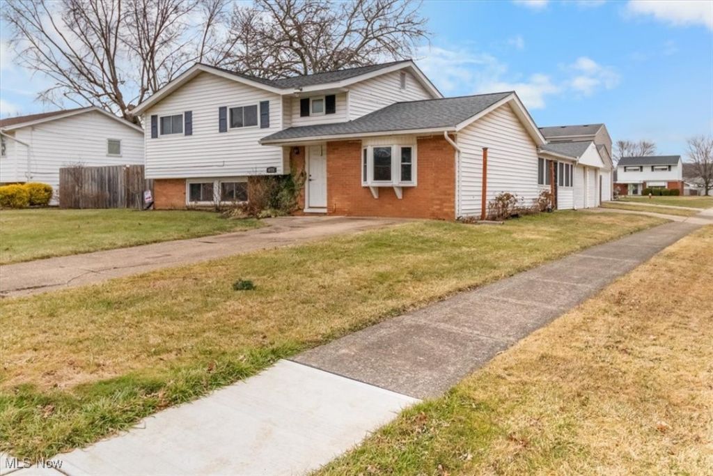 4721 Andover Avenue, Lorain, OH 44055 Main Photo