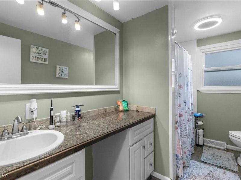 4721 Andover Avenue, Lorain, OH 44055 Photo 18