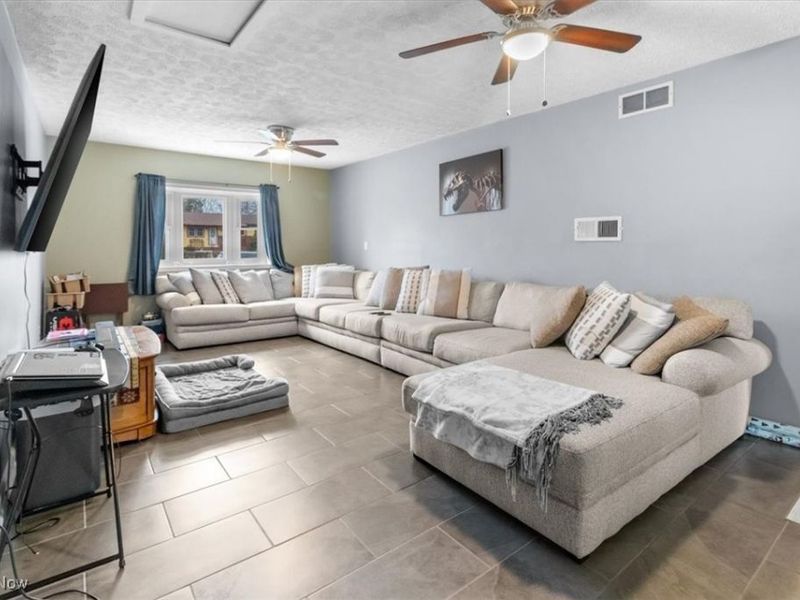 4721 Andover Avenue, Lorain, OH 44055 Photo 6