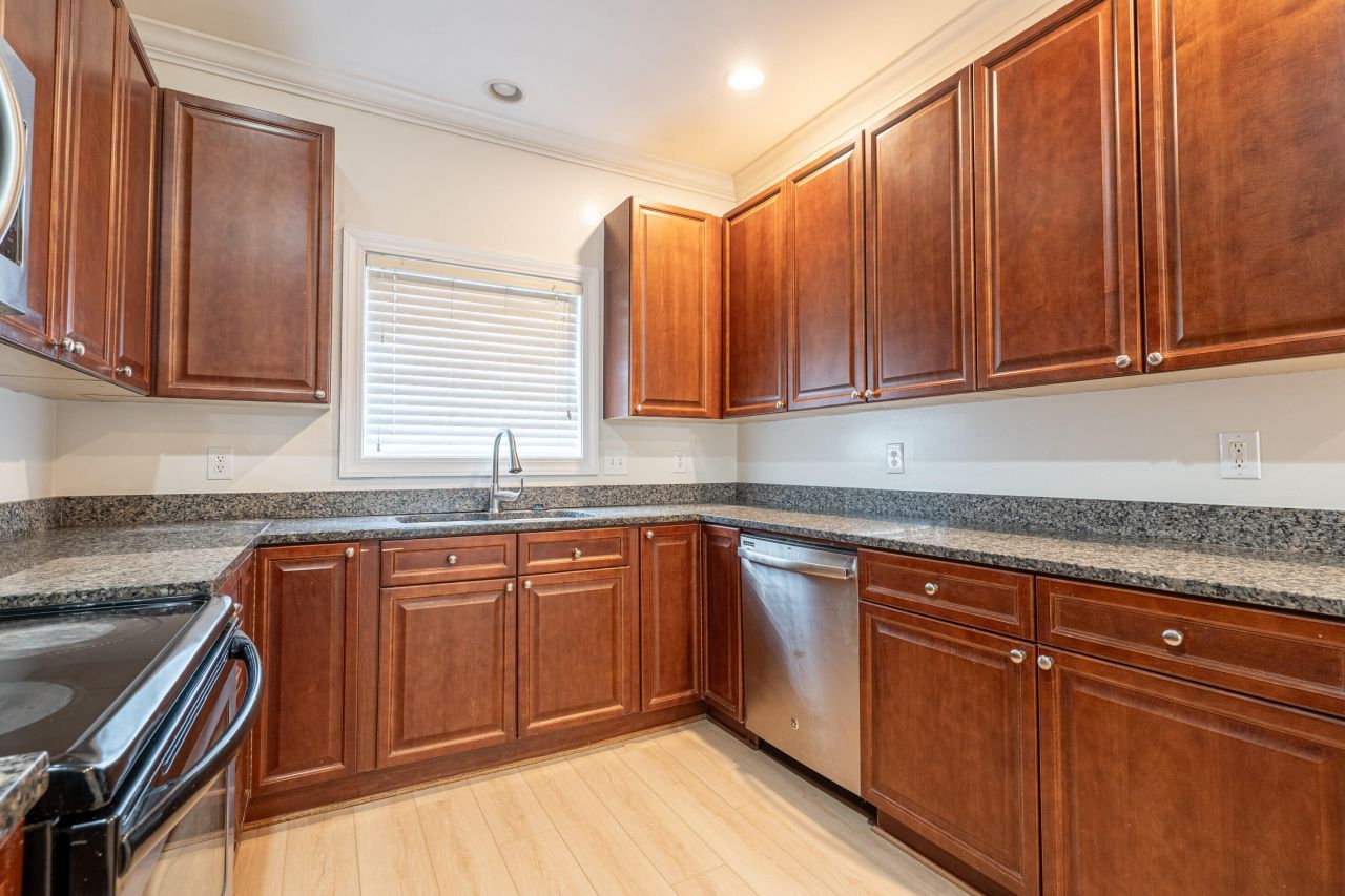 4910 Lake Palmetto Lane Photo 8