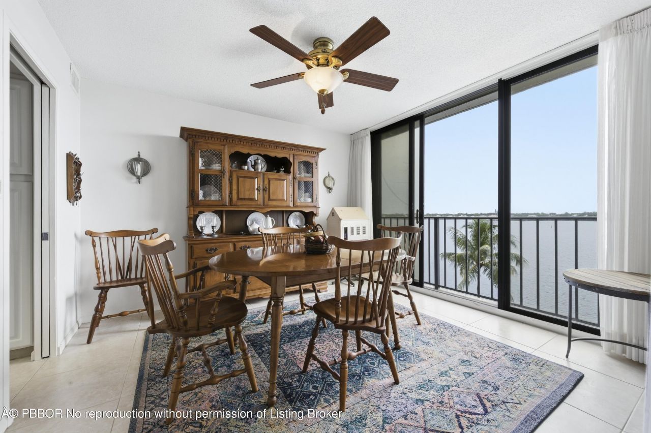 126 Lakeshore Drive, Unit 526, North Palm Beach, FL 33408 Photo