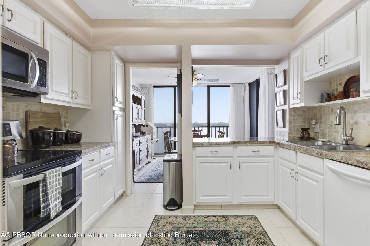 126 Lakeshore Drive, Unit 526, North Palm Beach, FL 33408 Photo