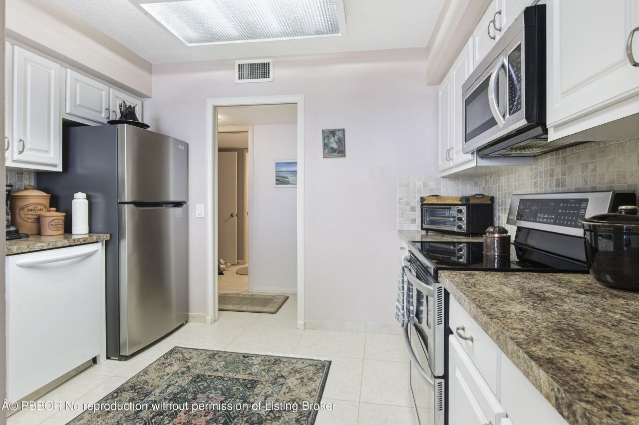 126 Lakeshore Drive, Unit 526, North Palm Beach, FL 33408 Photo