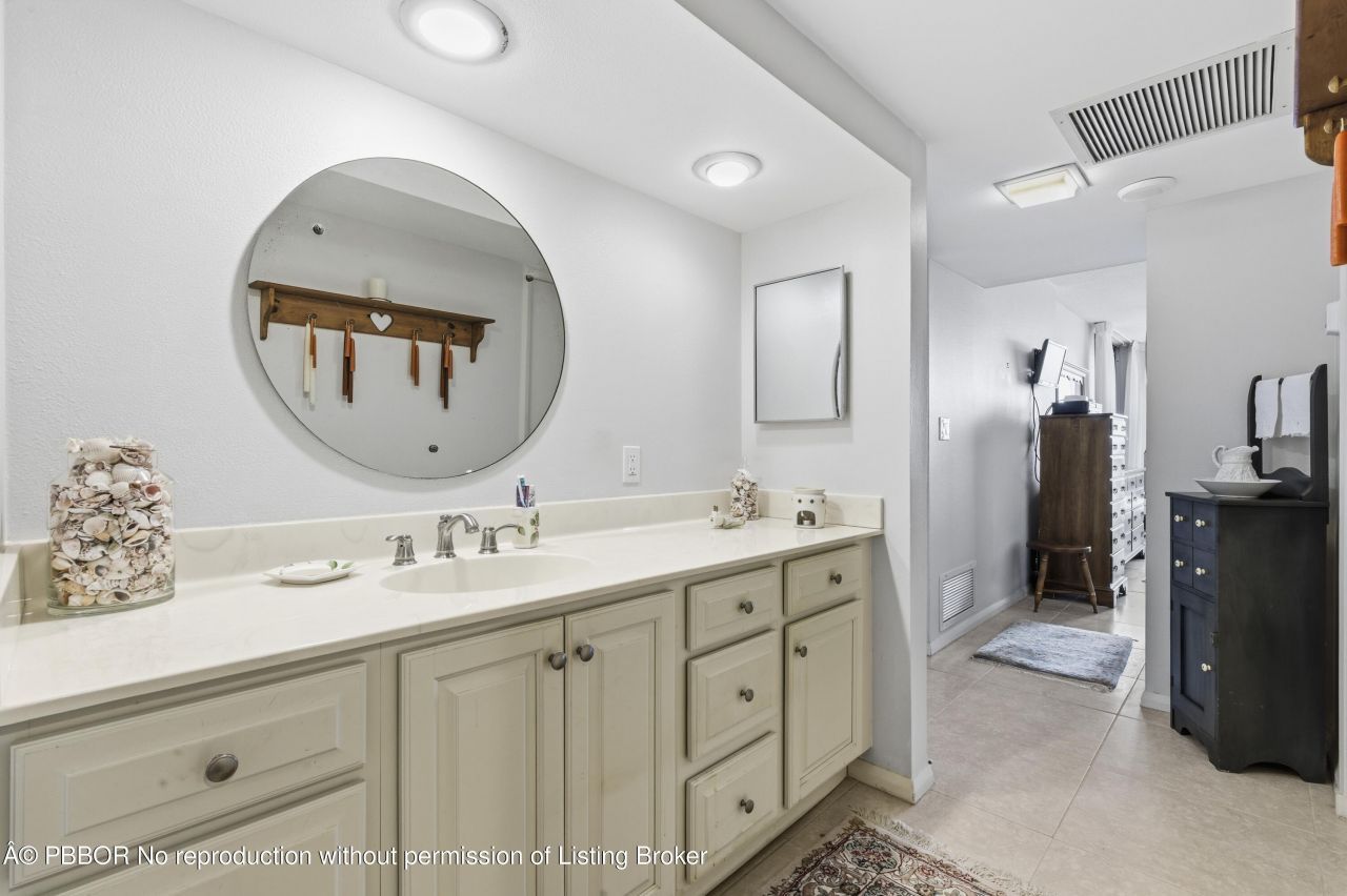 126 Lakeshore Drive, Unit 526, North Palm Beach, FL 33408 Photo