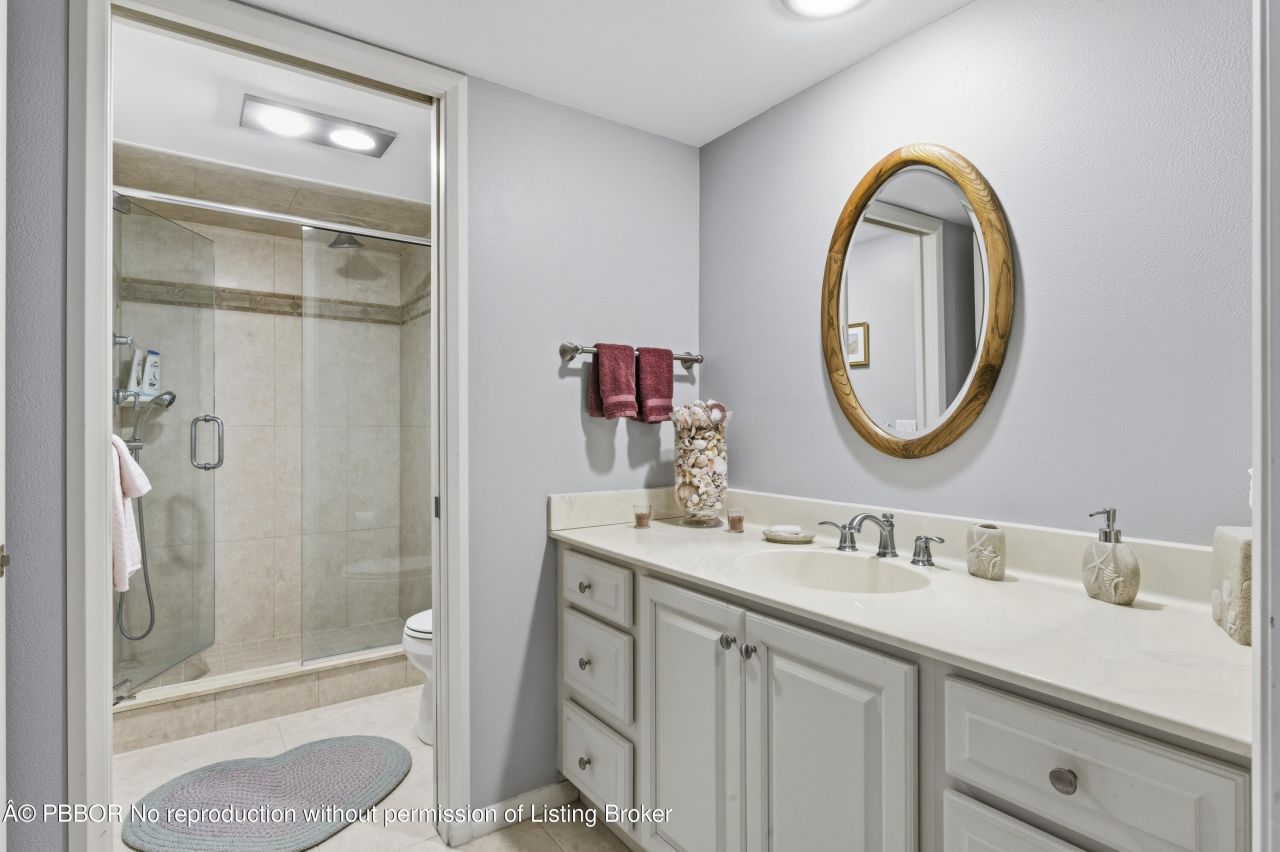 126 Lakeshore Drive, Unit 526, North Palm Beach, FL 33408 Photo