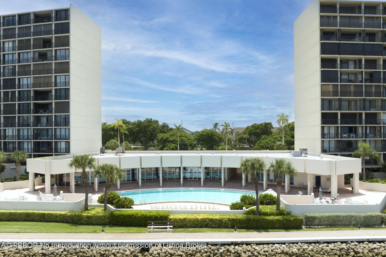 126 Lakeshore Drive, Unit 526, North Palm Beach, FL 33408 Photo