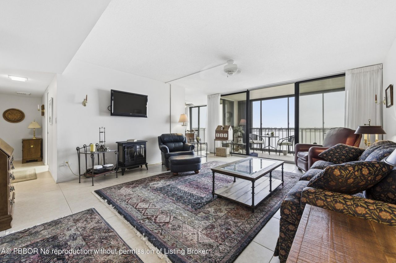 126 Lakeshore Drive, Unit 526, North Palm Beach, FL 33408 Photo