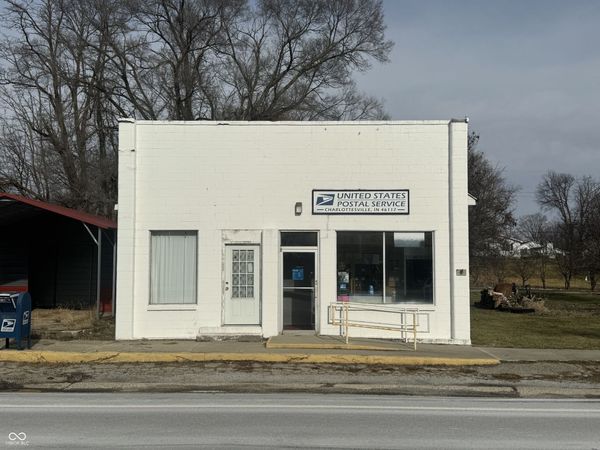 10372 E Us Highway 40, Charlottesville, IN 46117