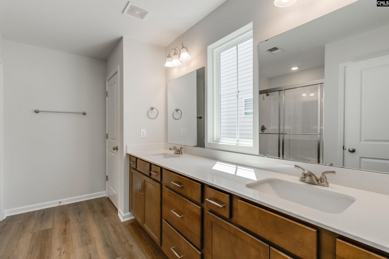 1079 Nazareth Road Photo 12