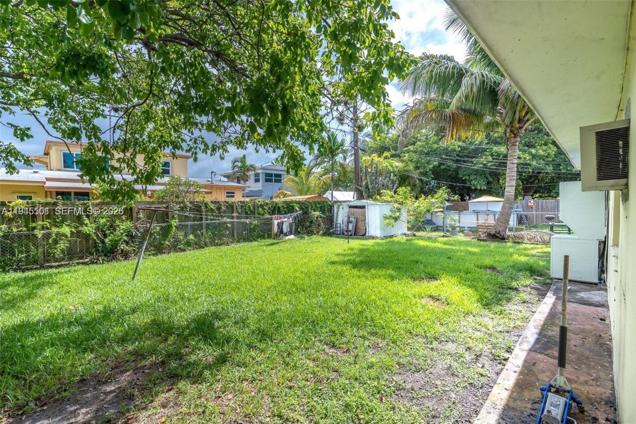 2331 NW 14th St, Miami, FL 33125 Photo