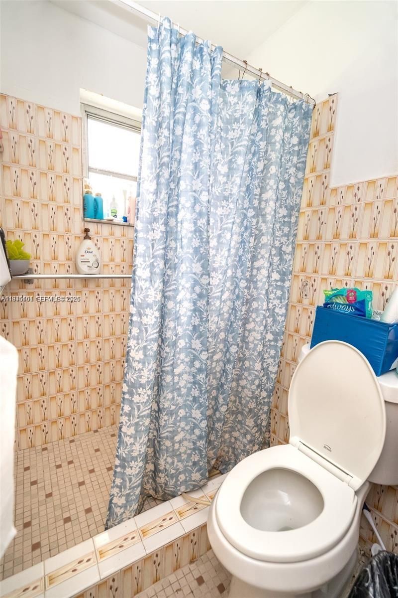 2331 NW 14th St, Miami, FL 33125 Photo