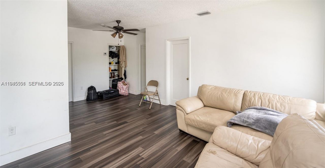 2331 NW 14th St, Miami, FL 33125 Photo