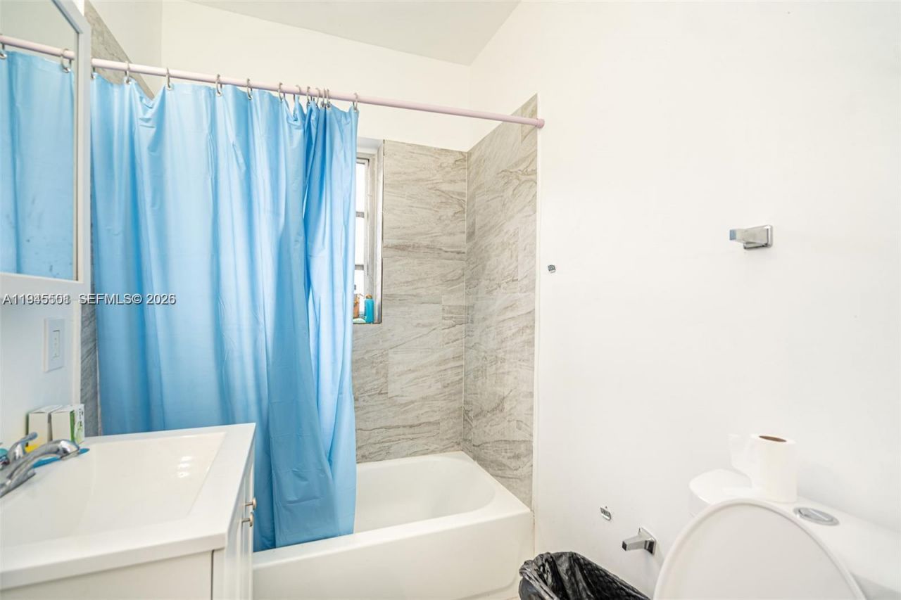 2331 NW 14th St, Miami, FL 33125 Photo