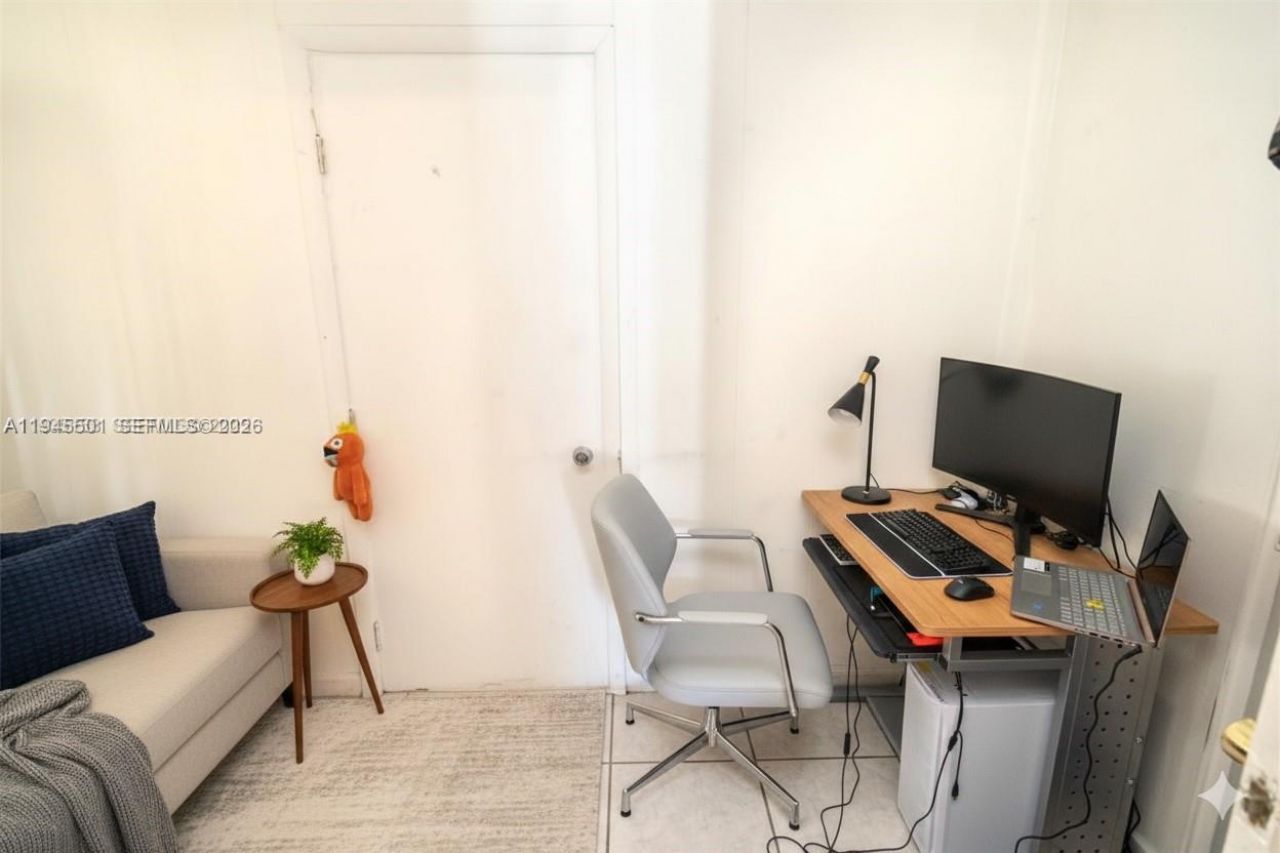 2331 NW 14th St, Miami, FL 33125 Photo