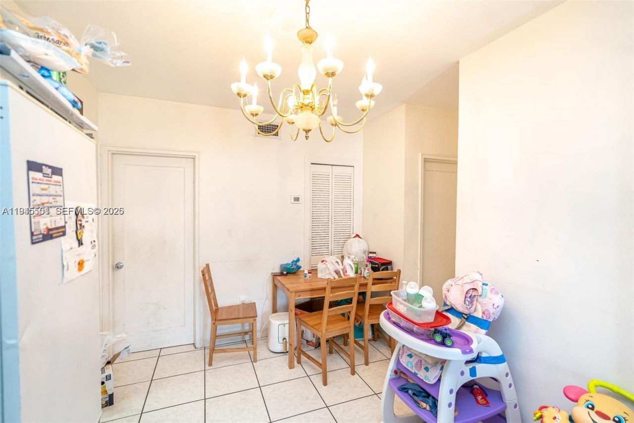 2331 NW 14th St, Miami, FL 33125 Photo