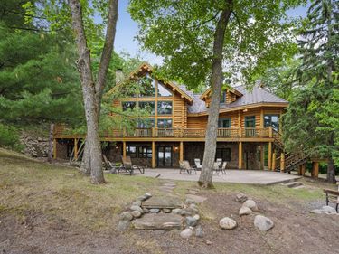 6070 Pilger Avenue NW, Annandale, MN 55302