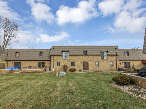 625 Country Club Drive, Unit H-8, Newark, OH 43055