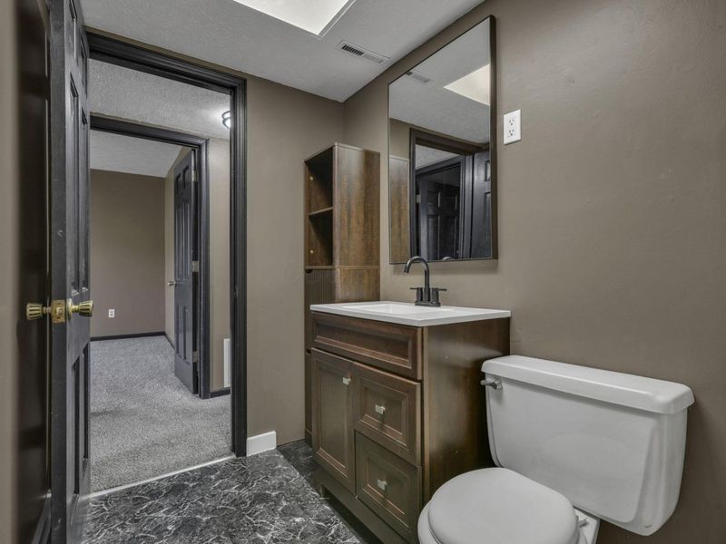625 Country Club Drive, Unit H-8, Newark, OH 43055 Photo 18