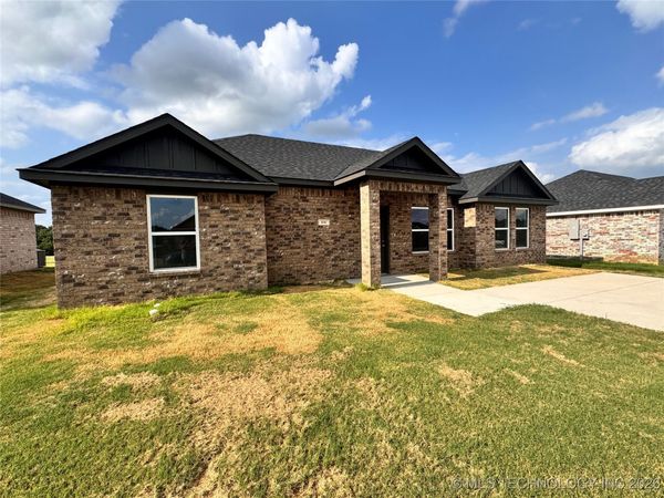 514 Sweet Pea Lane , Madill, OK 73446