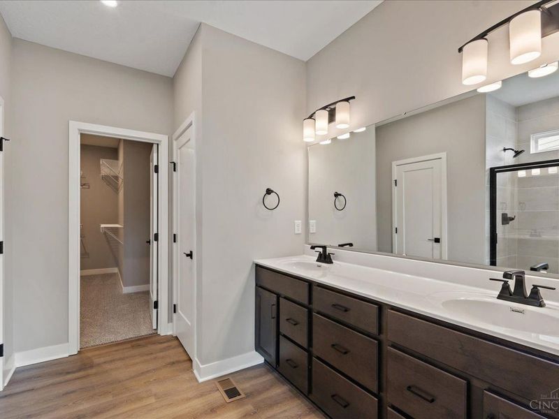 3049 Barnbougle Drive, Miami Twp, OH 45233 Photo 17