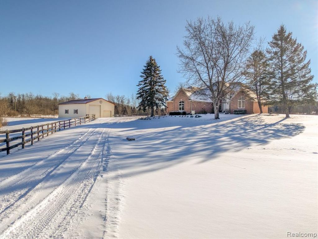 2051 E Oakwood Road, Addison Township, MI 48370 Main Photo