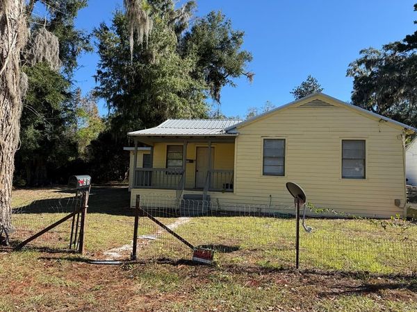 656 NE Lake Drive, Lake City, FL 32055