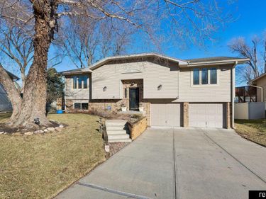 11328 Leavenworth Circle, Omaha, NE 68154