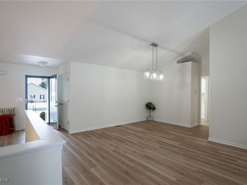 10344 Sudbury Circle NW, North Canton, OH 44720 Photo 2