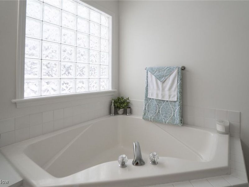 10344 Sudbury Circle NW, North Canton, OH 44720 Photo 23