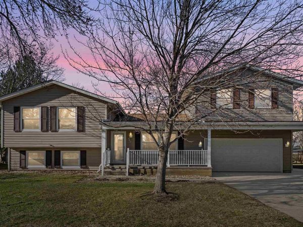 860 Juniper Drive, Waterloo, IA 50702