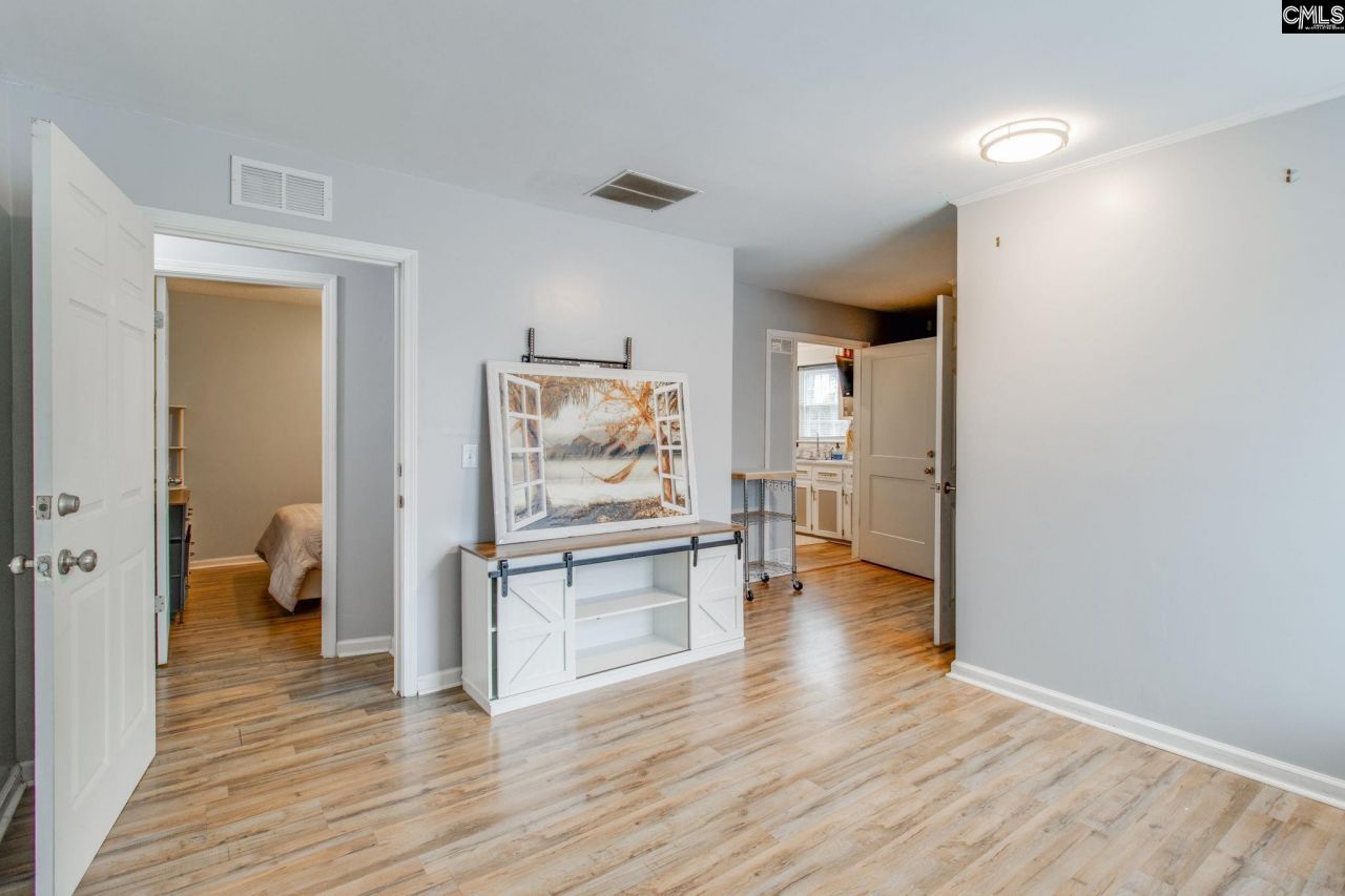 9 Dean Crest Court Photo 4