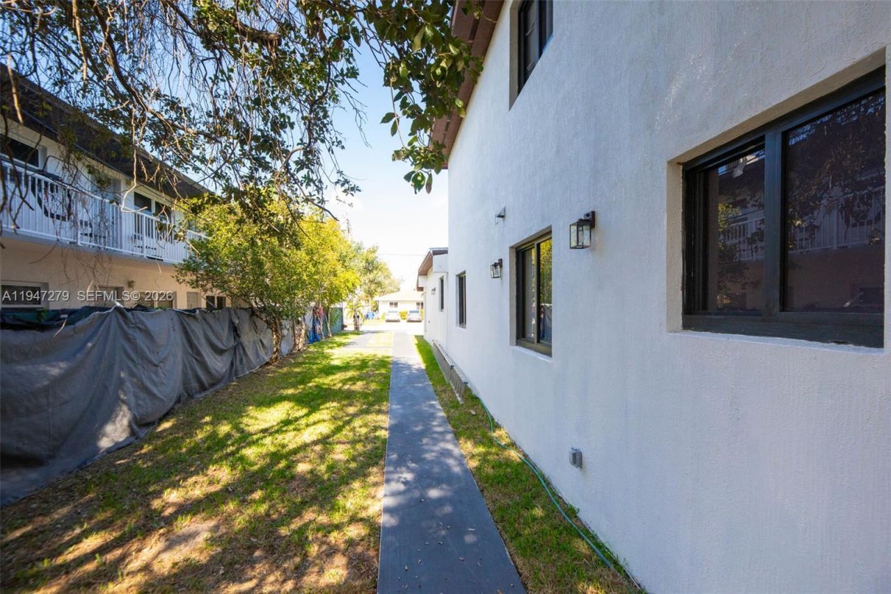 742 NW 70th St, Unit 1, Miami, FL 33150 Photo