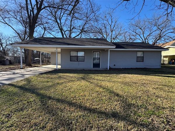 205 Wight Street, Roxton, TX 75477