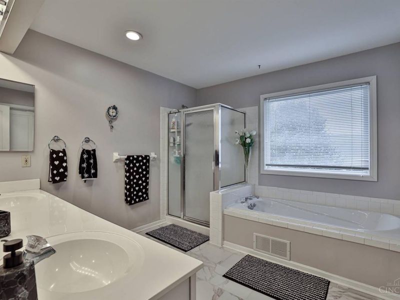 9829 Orchard Club Drive, Montgomery, OH 45242 Photo 30